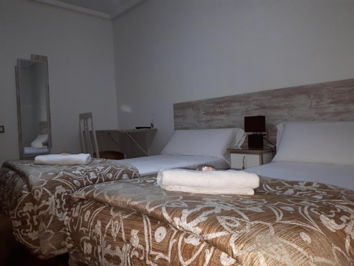 Pension Saint Mateo Logroño Esterno foto